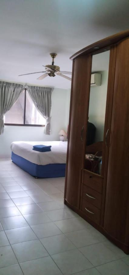 Kingfisher House And Bar Pattaya ภายนอก รูปภาพ